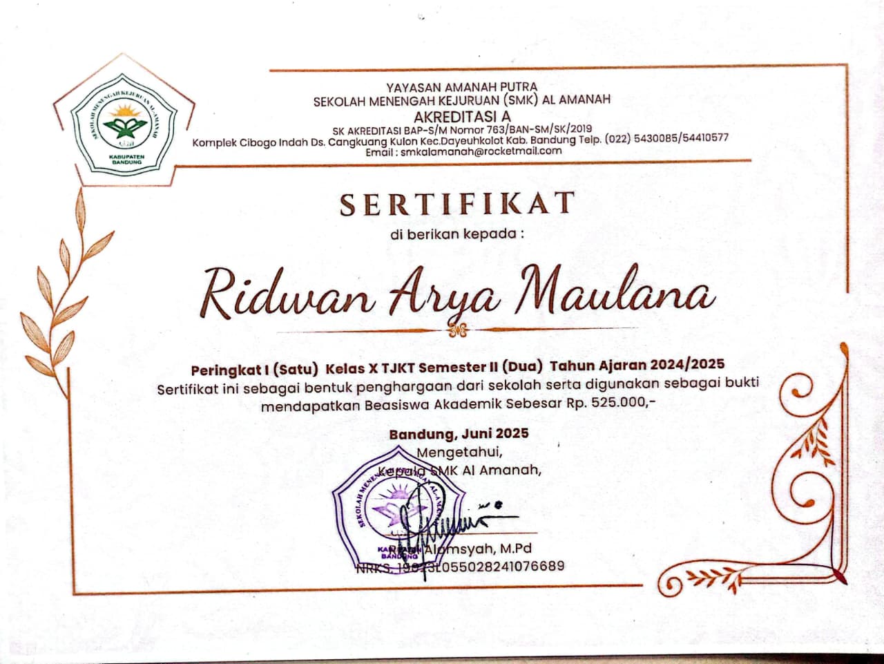 Foto Prestasi Rank 1 Semester 2